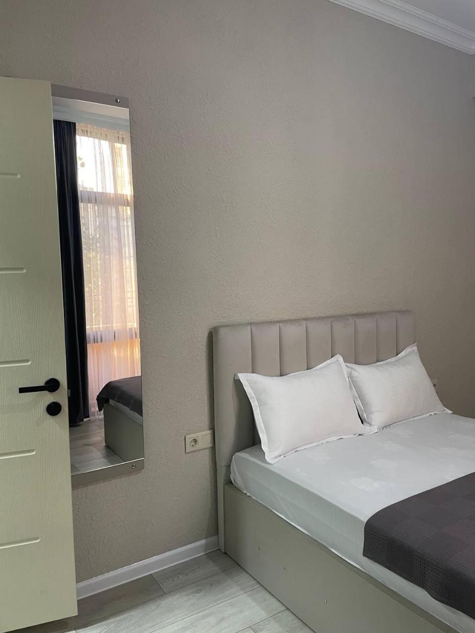 Guest House Nima Κουτάισι Εξωτερικό φωτογραφία