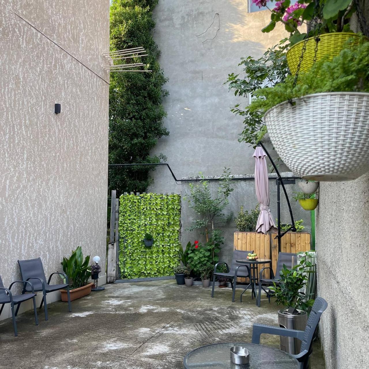 Guest House Nima Κουτάισι Εξωτερικό φωτογραφία